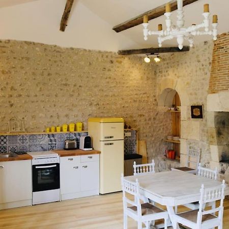 As Seen On A New Life In The Sun - Beautiful 3 Bedroom Cottage With Shared Pool Montboyer Dış mekan fotoğraf
