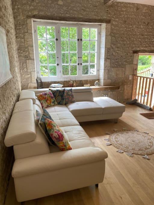 As Seen On A New Life In The Sun - Beautiful 3 Bedroom Cottage With Shared Pool Montboyer Dış mekan fotoğraf